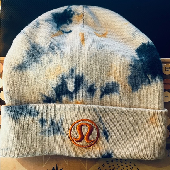 lululemon athletica Accessories - Lululemon Blue and Orange Knit Beanie